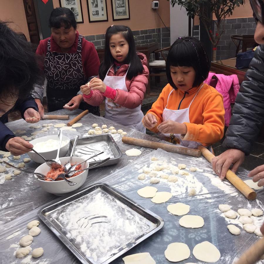 ホテル The Linden Centre Dali 大理市 エクステリア 写真